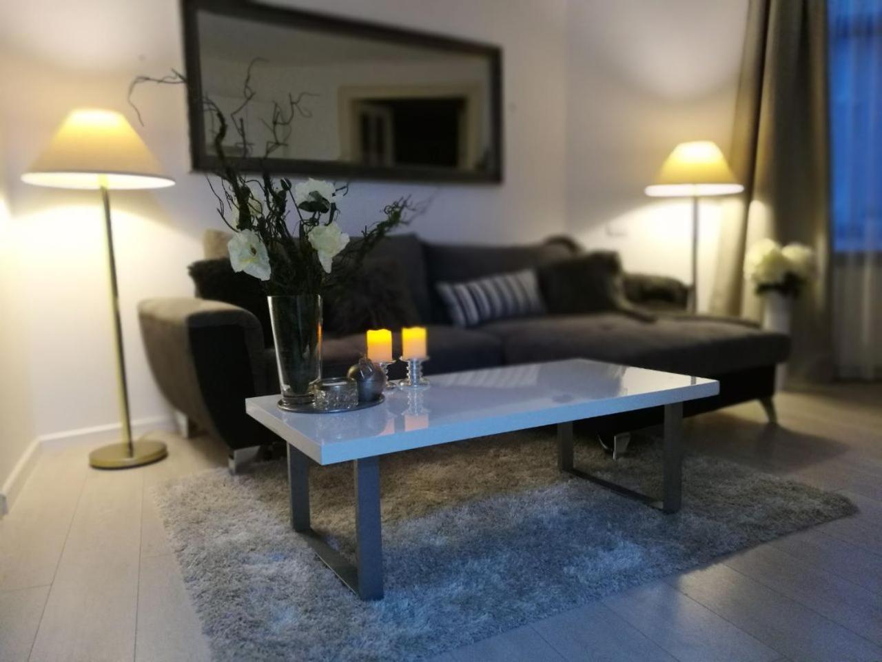 Metropole Apartments Invilla Old City Bucharest Luaran gambar