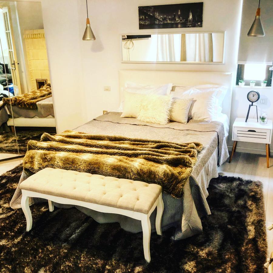 Metropole Apartments Invilla Old City Bucharest Luaran gambar