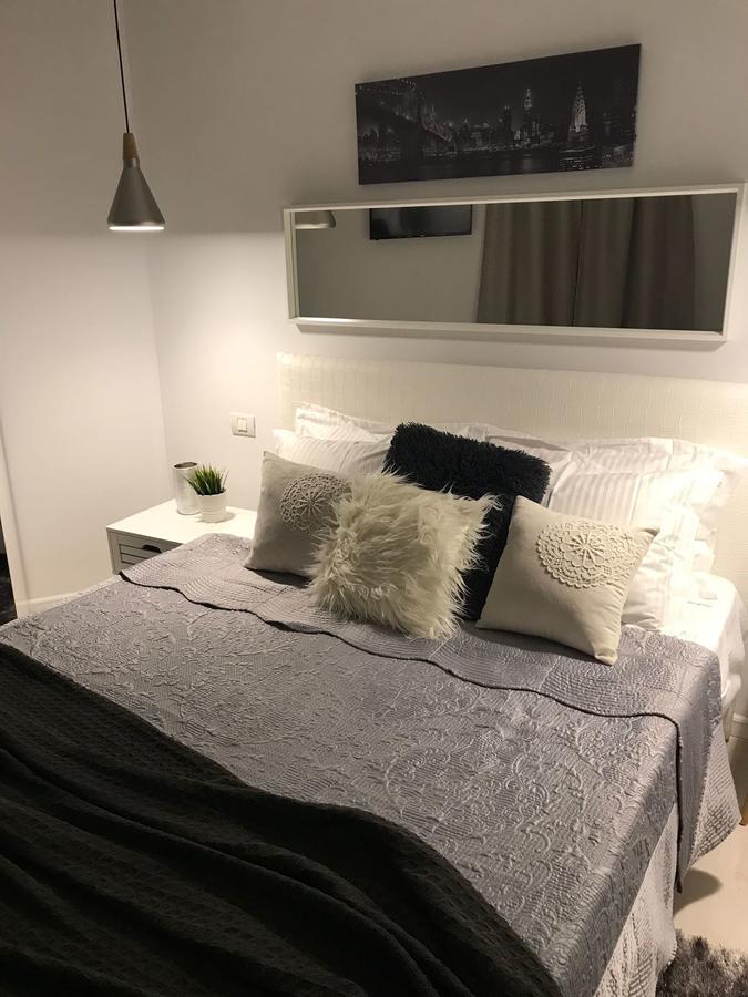 Metropole Apartments Invilla Old City Bucharest Luaran gambar