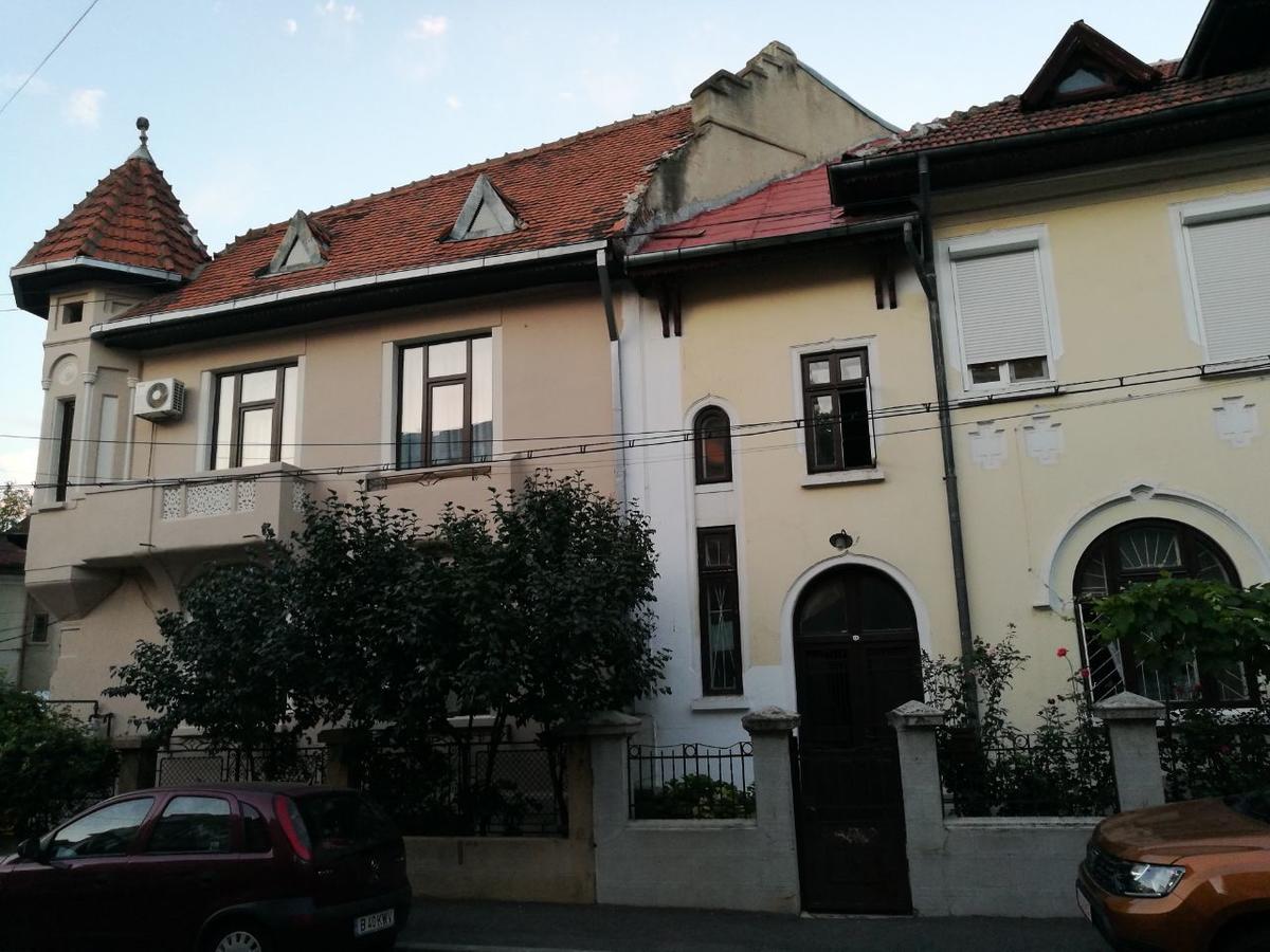 Metropole Apartments Invilla Old City Bucharest Luaran gambar