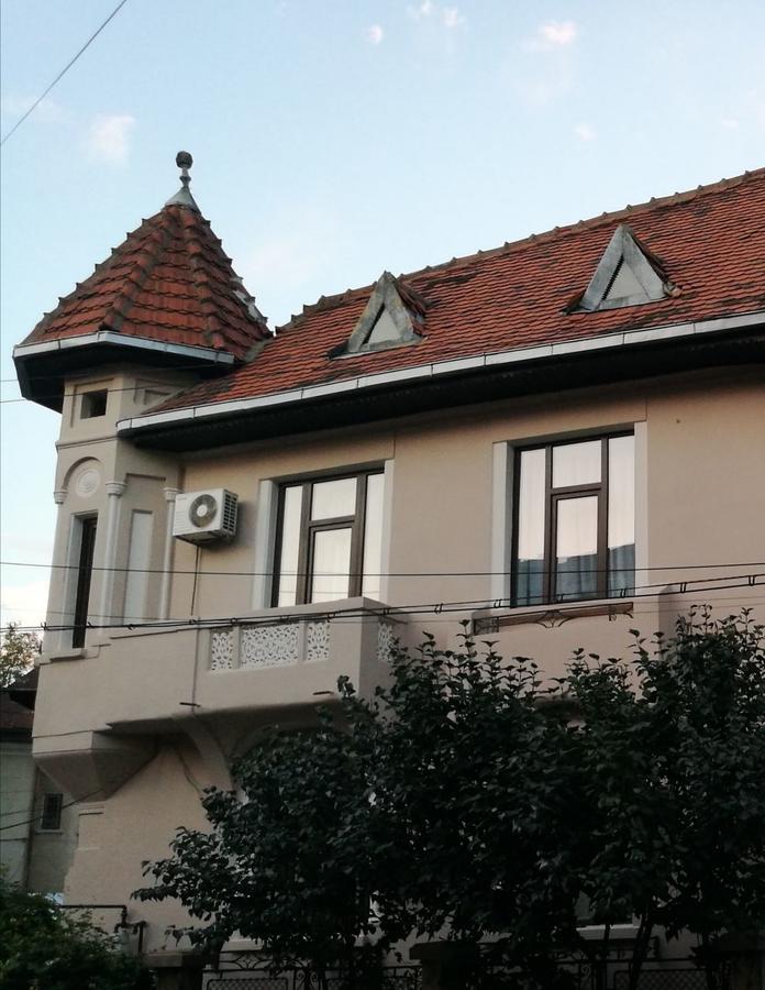 Metropole Apartments Invilla Old City Bucharest Luaran gambar