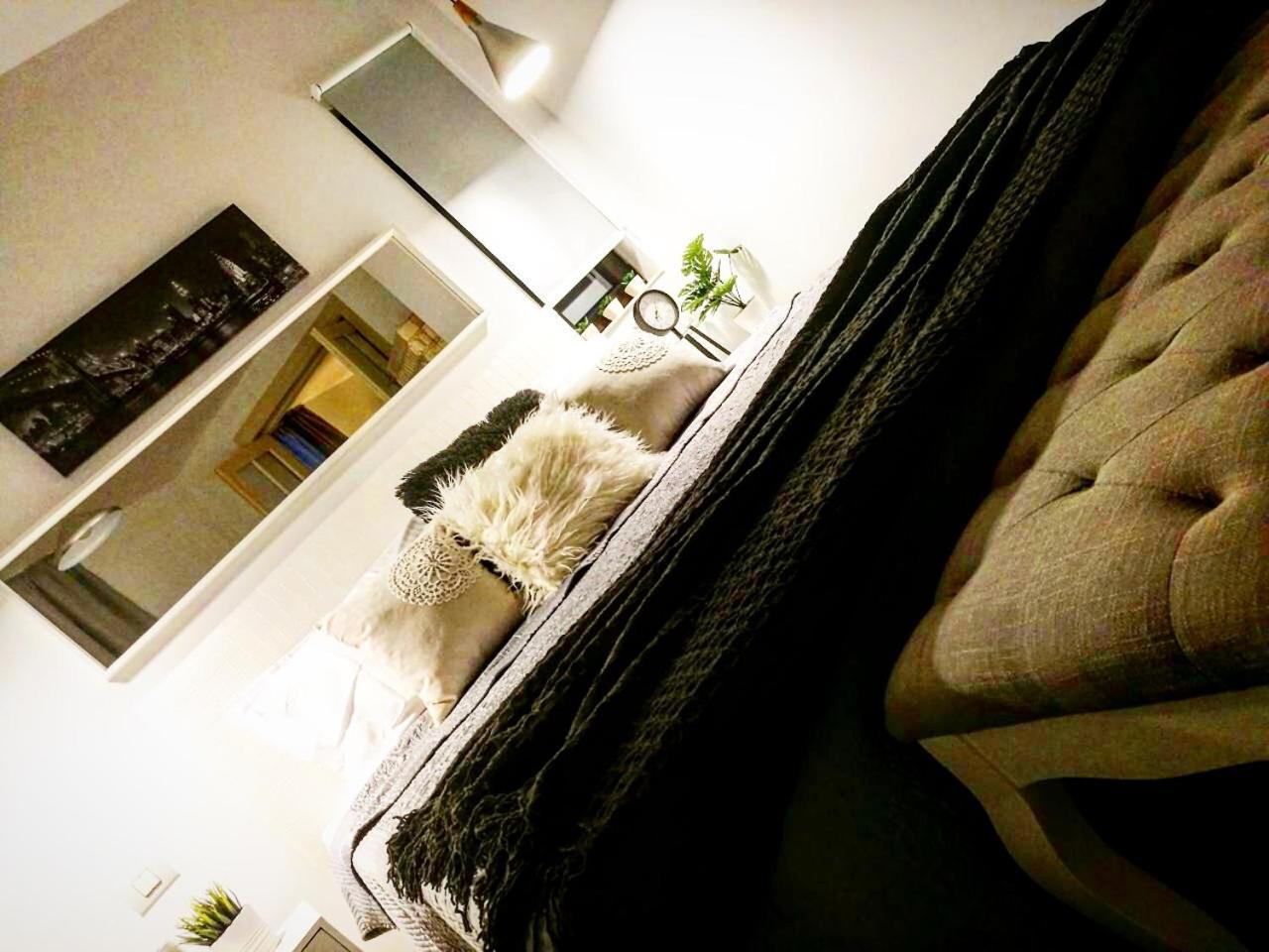 Metropole Apartments Invilla Old City Bucharest Luaran gambar